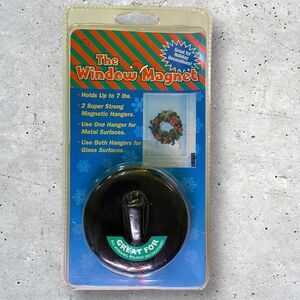 Magnetic Wreath Hanger 2 Pieces Door Hanger Window Magnet NEW OLD STOCK